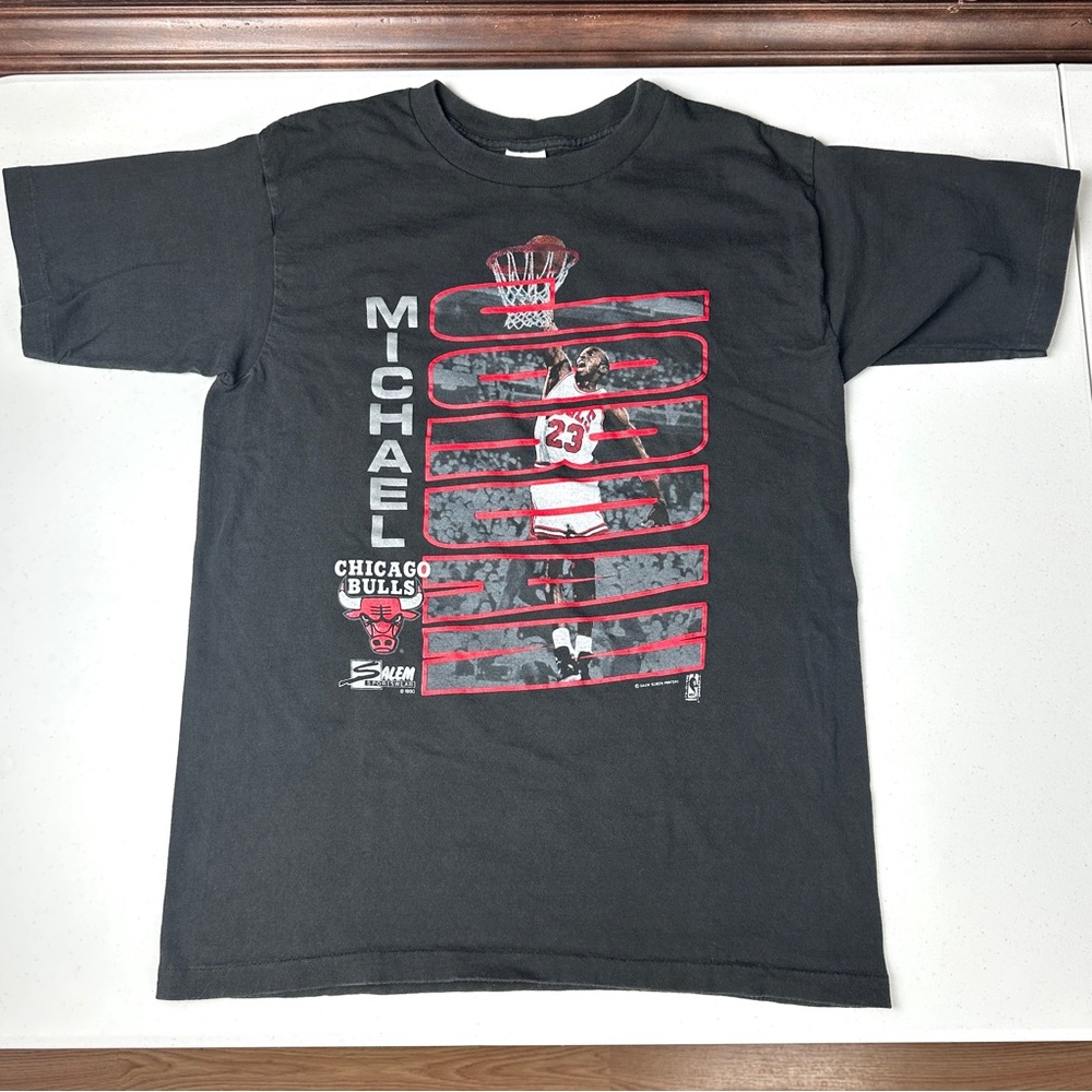 Vintage Michael Jordan #23 Jumpman Chicago Bulls NBA Graphic Tee Salem